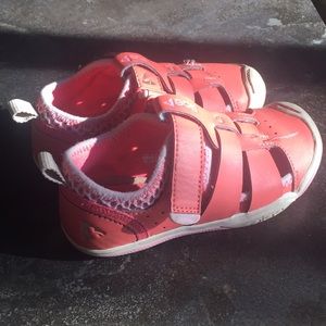 Plae size 10 girl sandals.